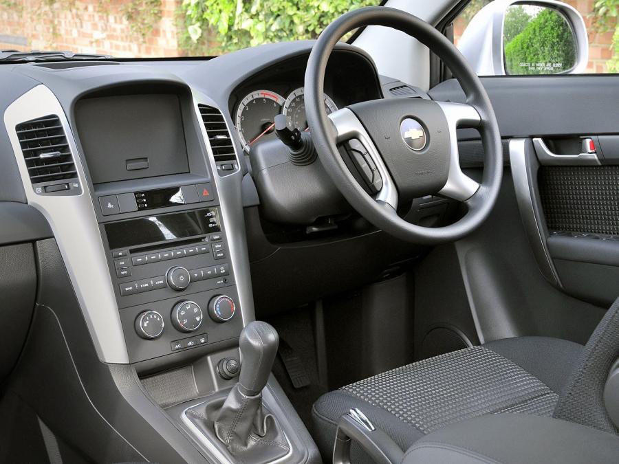  Chevrolet Captiva 2006 года  (UK) (фото 9 из 17)